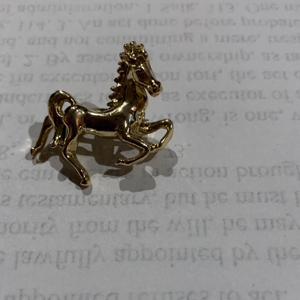 Vintage 1” gold running horse pin